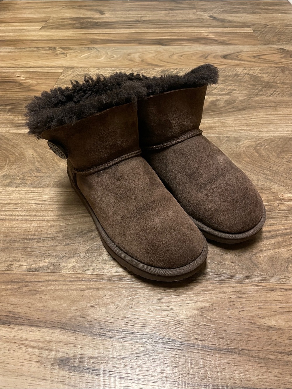 UGG Australia Mini Bailey Button Women's Brown Shearling Lined Booties Size 10.5